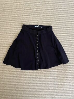 Black 90’s style Snap-Front A-line Skater Flared Skirt size small